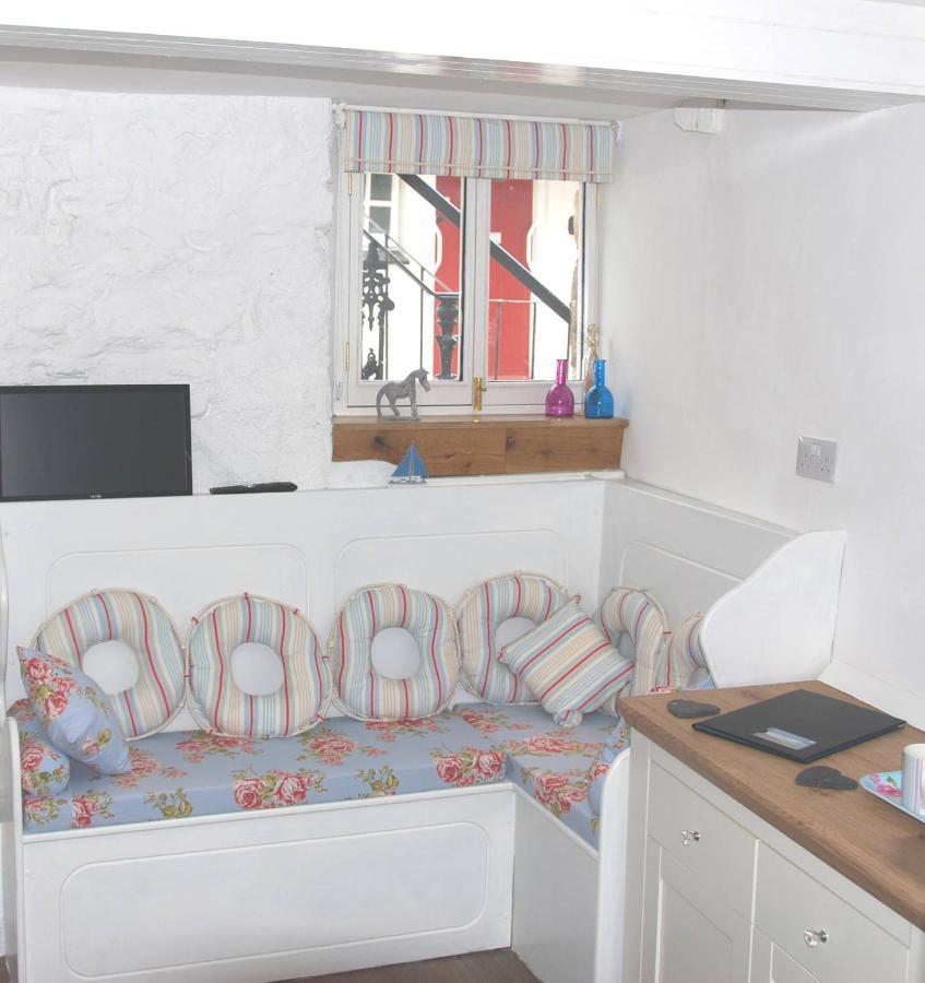 3 Bedroom Minutes Walk From Town, Harbour & Beaches. St Ives (Cornwall)